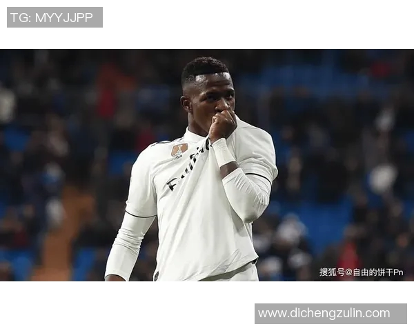 硬皮足球明星球员风采展示，感受顶级球技与无畏精神